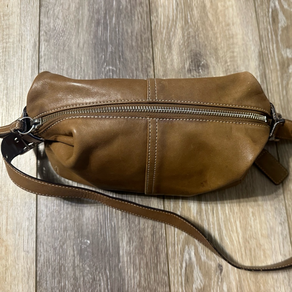 Vintage Coach Hampton Leather Shoulder Bag - Picture 6 of 8